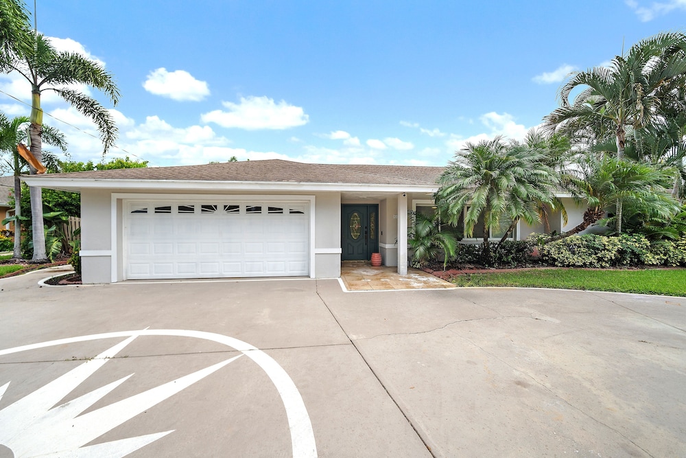 Gulf Tide Getaway 2 Bedroom Home