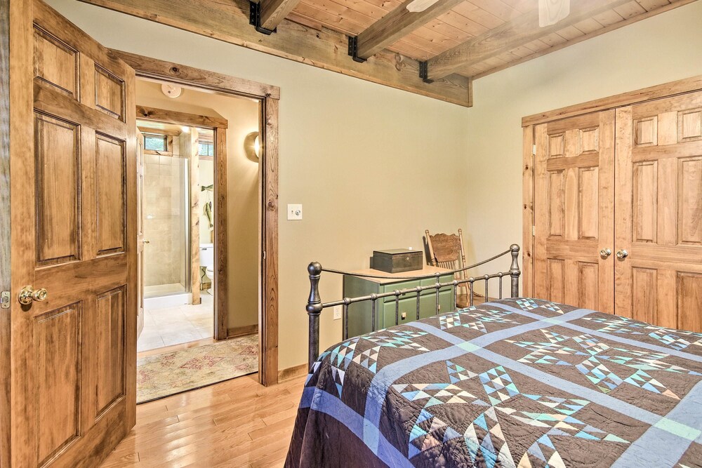 Creekside Berkeley Springs Cabin on 35 Acres! - Property Image 29