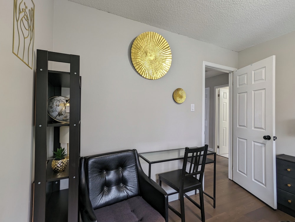 Mississauga Manor - Meadowvale
