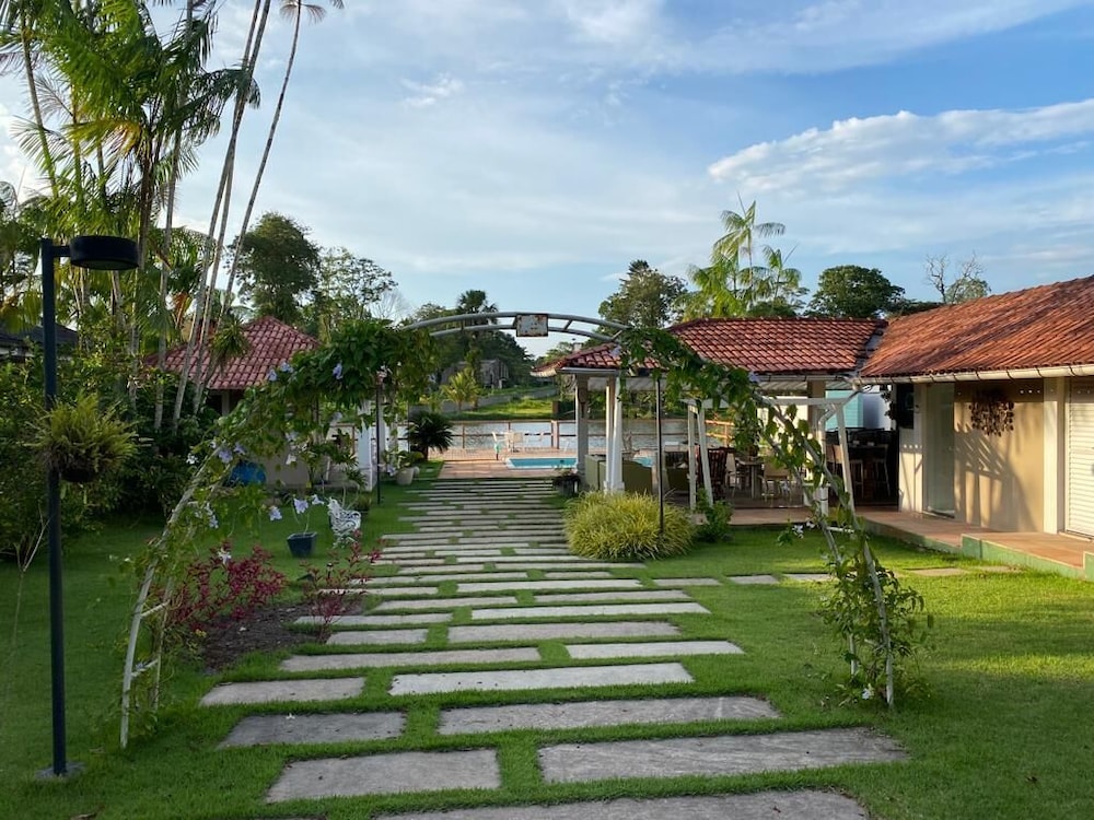 Casa Lago Azul