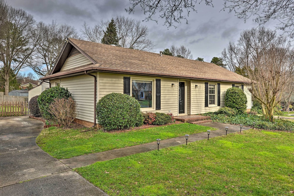 Cozy Home w/ Fenced Yard < 1 Mi Downtown Matthews! view 4