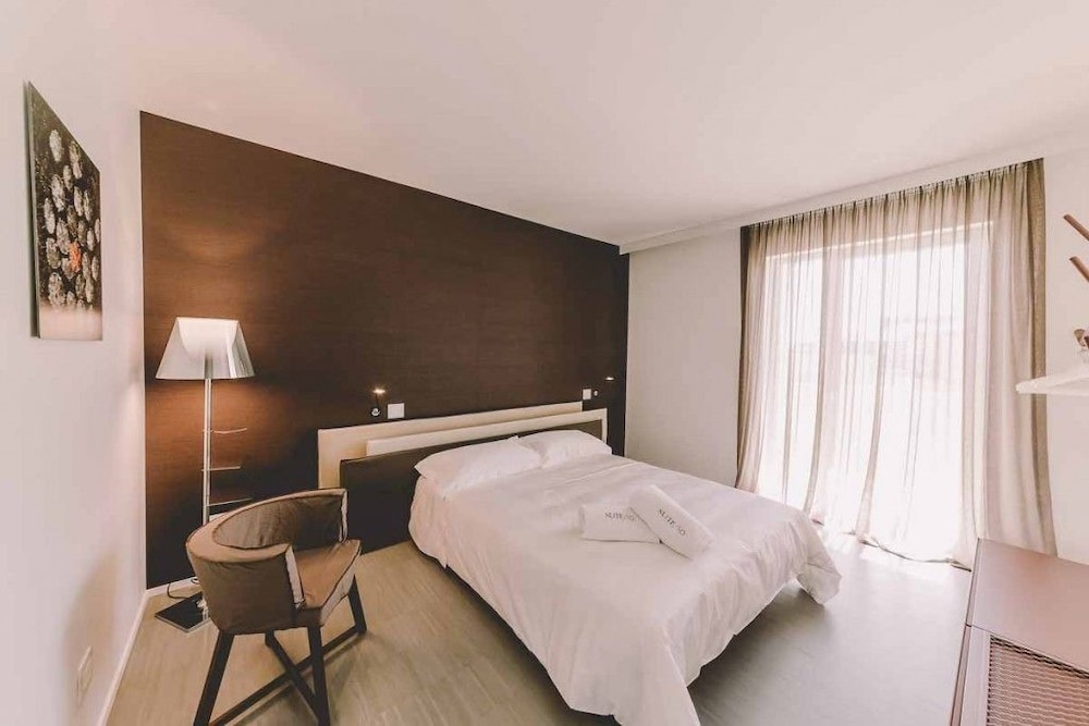 Suite 10