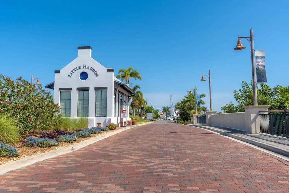 464 Little Harbor view 4