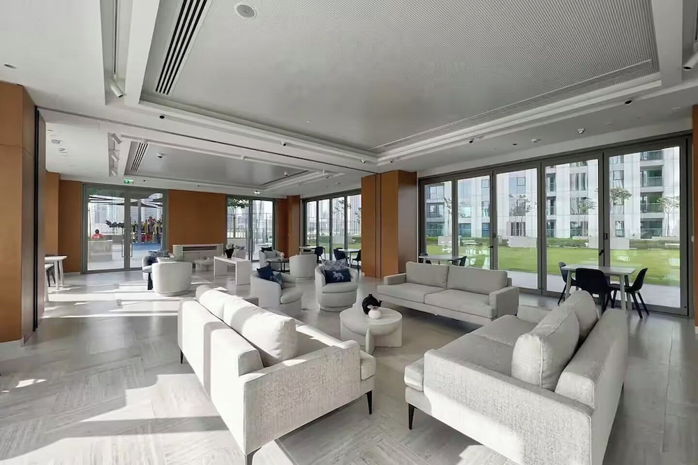 DVH Luxe Retreat 4BR Burj View Apartment