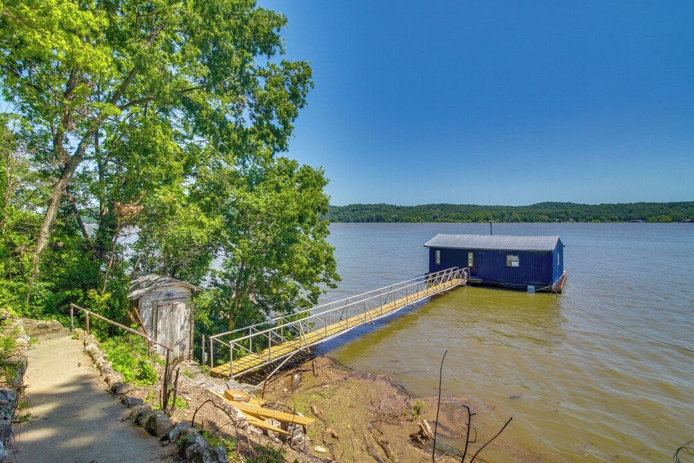 Waterfront Hot Tub - Luxe Home on Grand Lake!