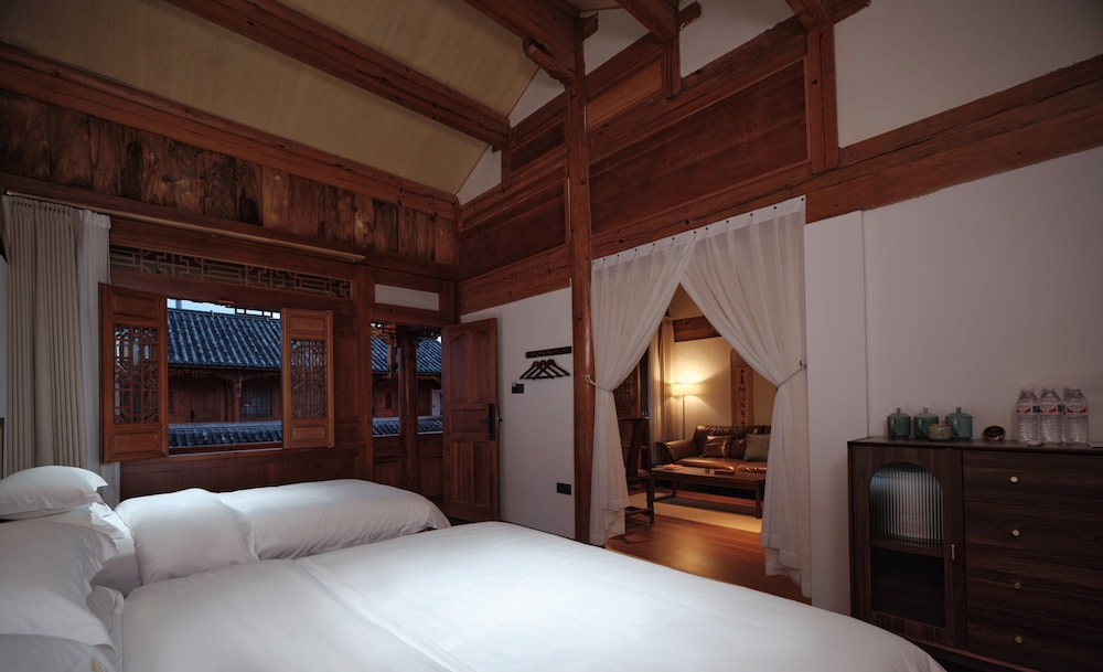 Shaxi Ancient Town Chang Le Li Chinese Courtyard Hotel
