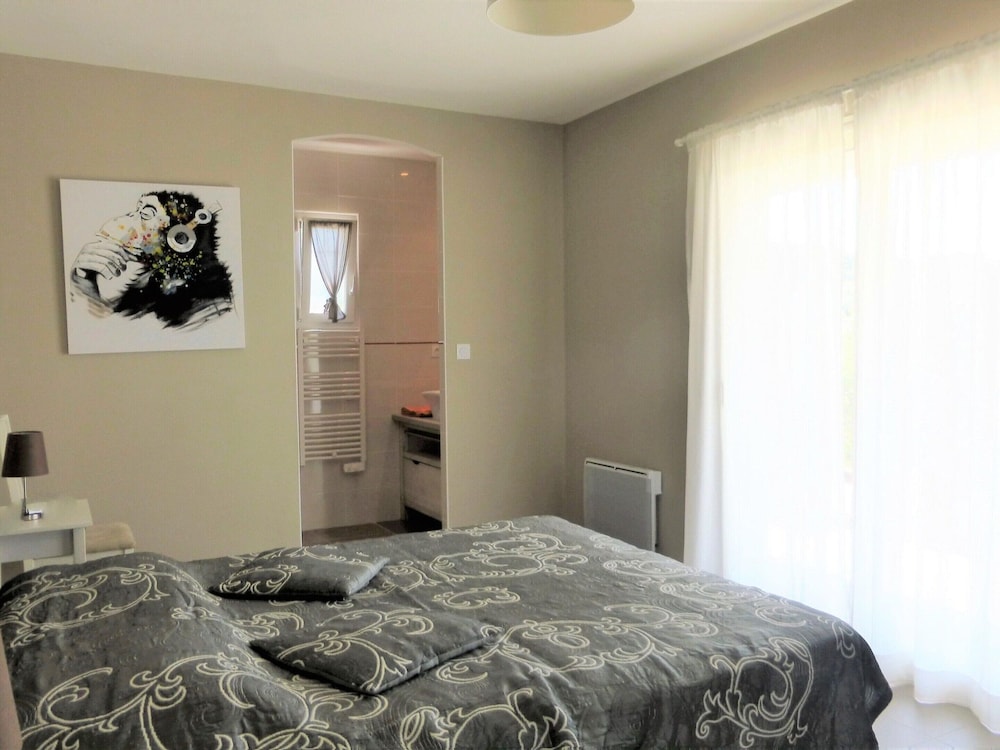 Holiday Home in Gabian Near Vineyards view 3