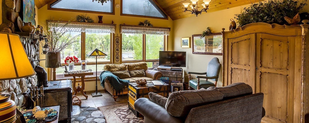 Paradise Gateway B&B and Vacation Homes