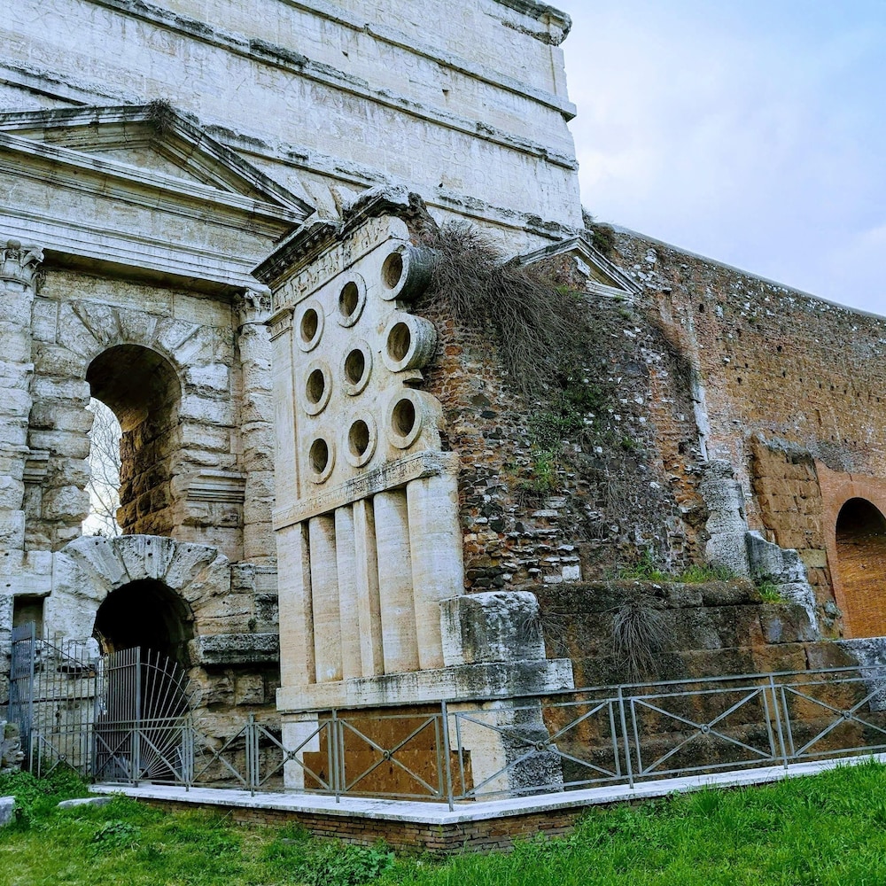 Porta Maggiore Guest House