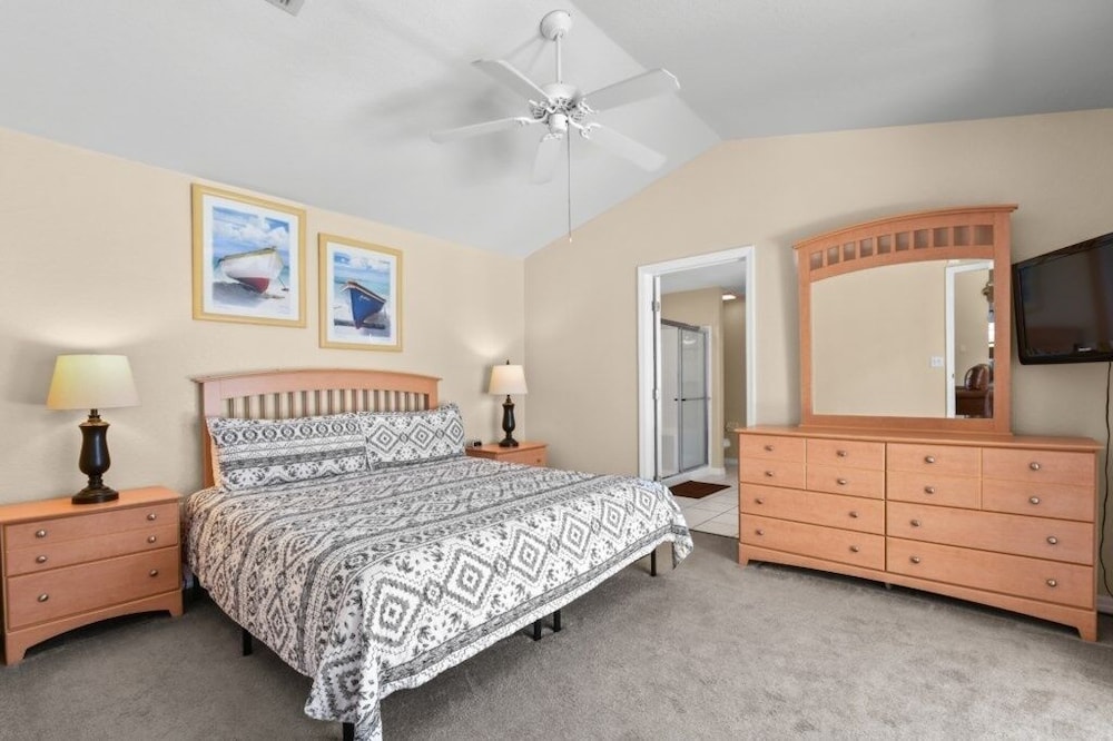 Reserve Retreat - Gated 4br With Pool Near Disney 4 Bedroom Villa