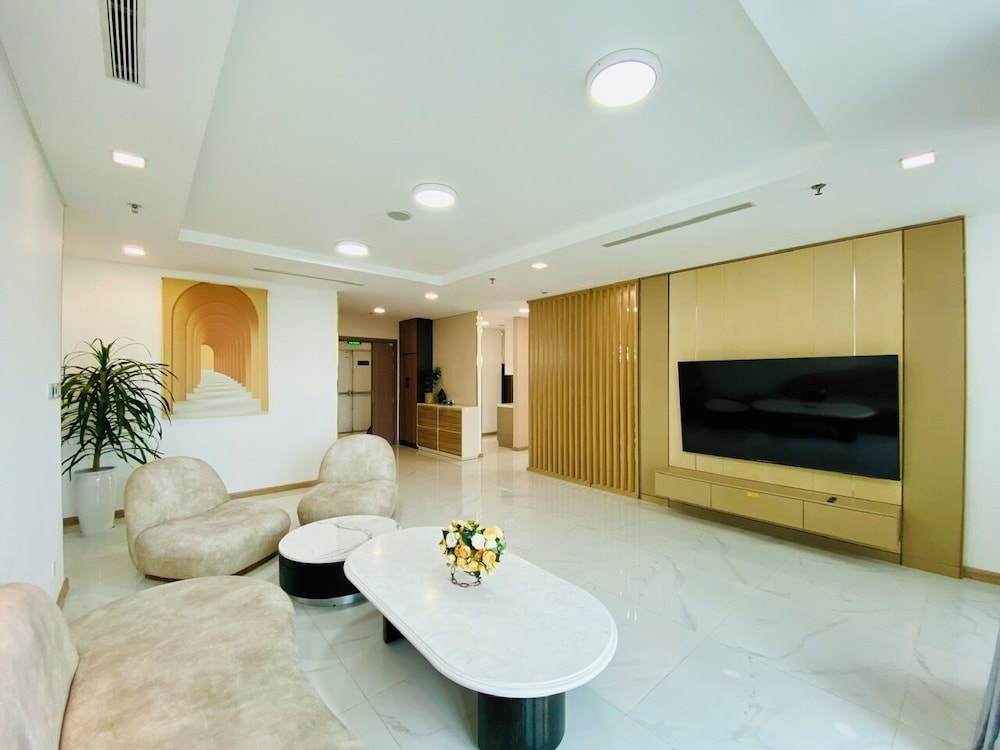 Serenity Serviced Apartments-Landmark 81
