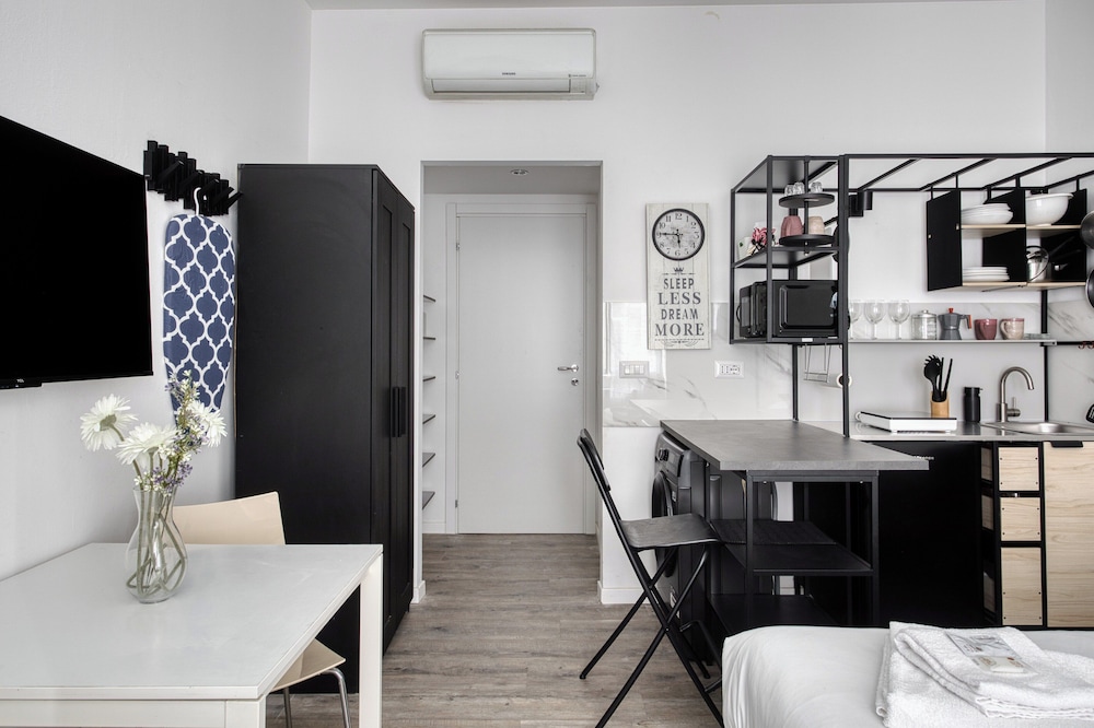 Elegant Studios near Station