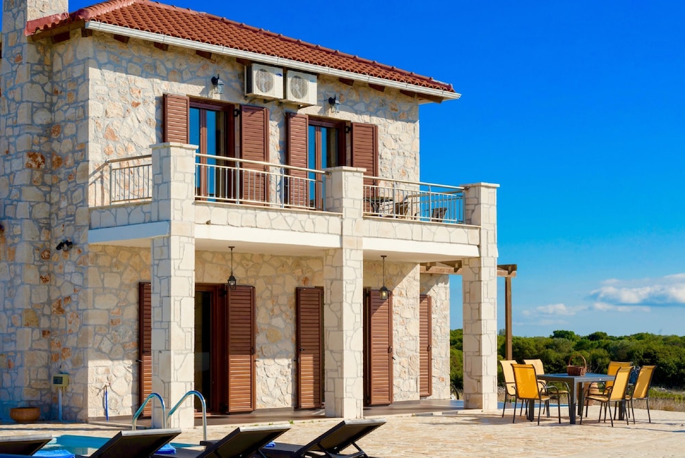 Villa Traditional I