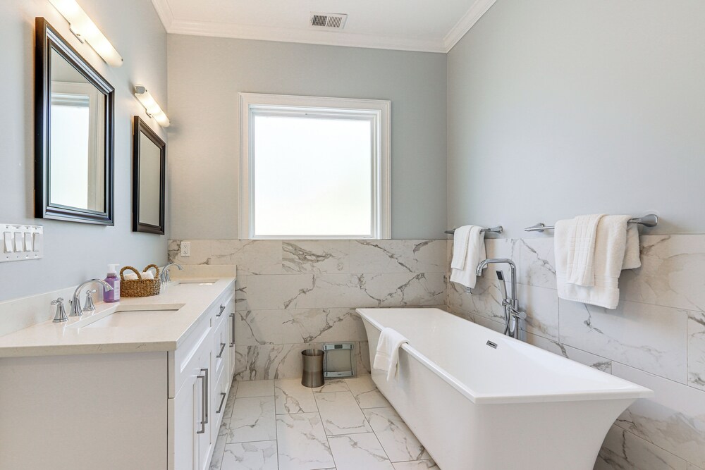 West ATL Home w/ Great Outdoor Space: 4 Mi to Dtwn