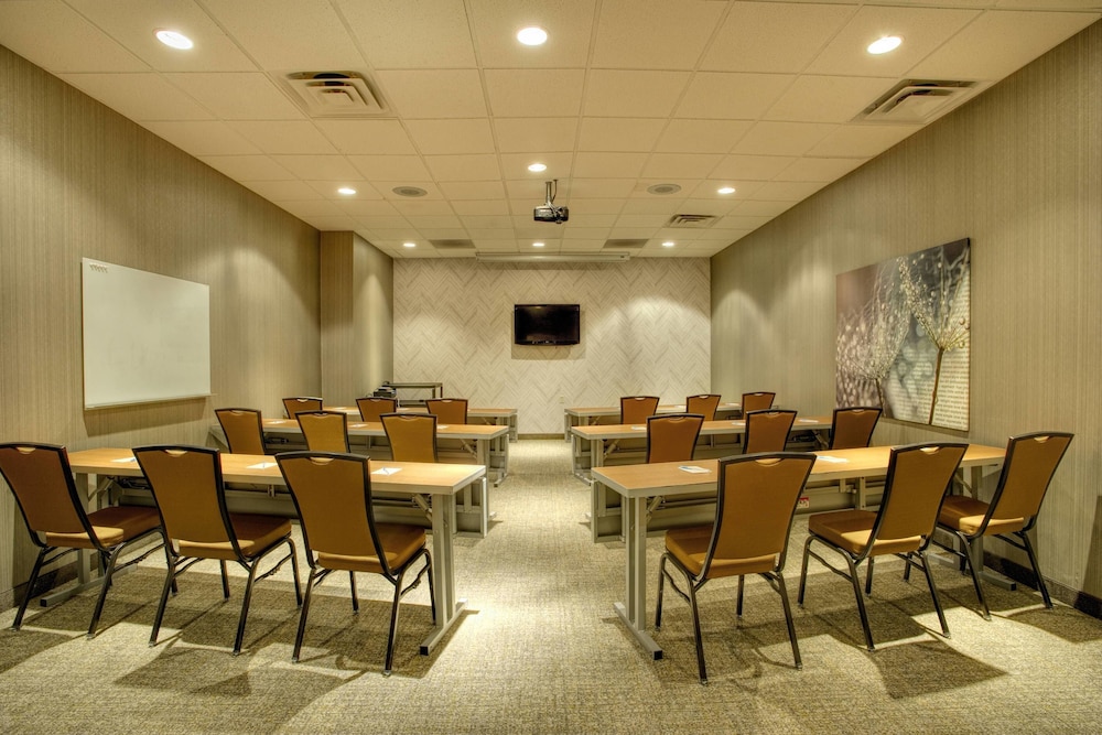 Lawrence Vacations - Springhill Suites by Marriott Lawrence - Property Image 22