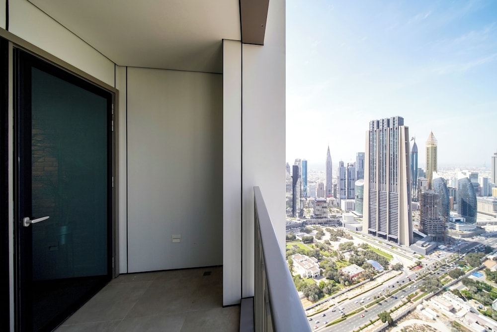 PVH - Modern Edgy 1BR - Downtown Views