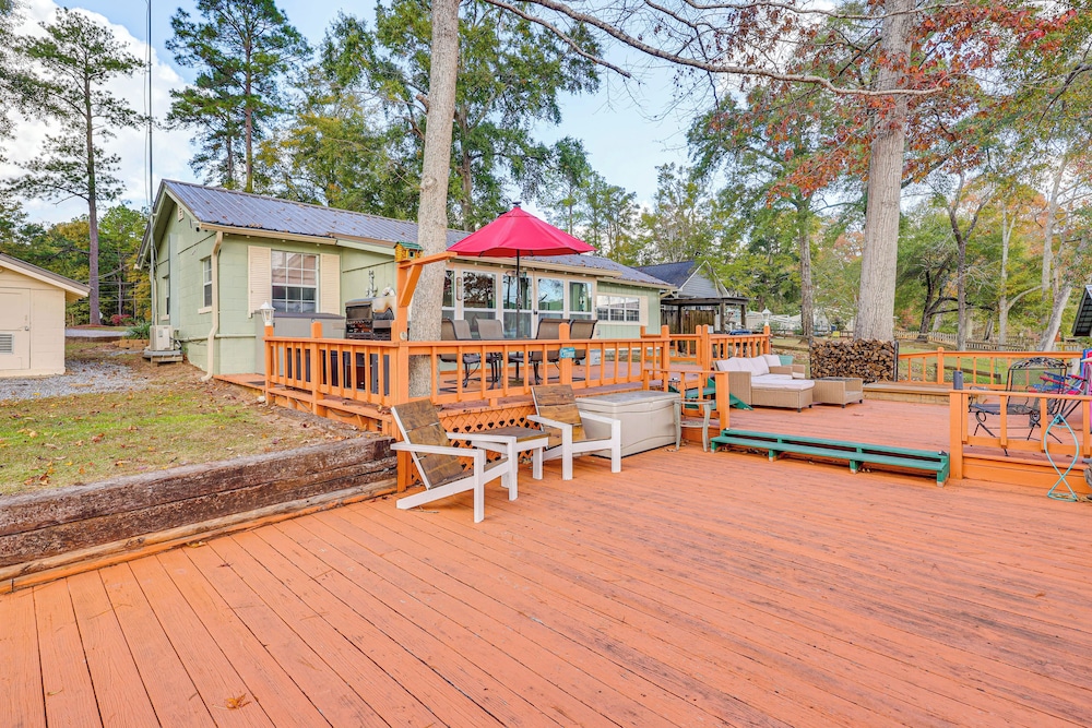 Private Dock + Fire Pit: Gantt Lake Getaway!