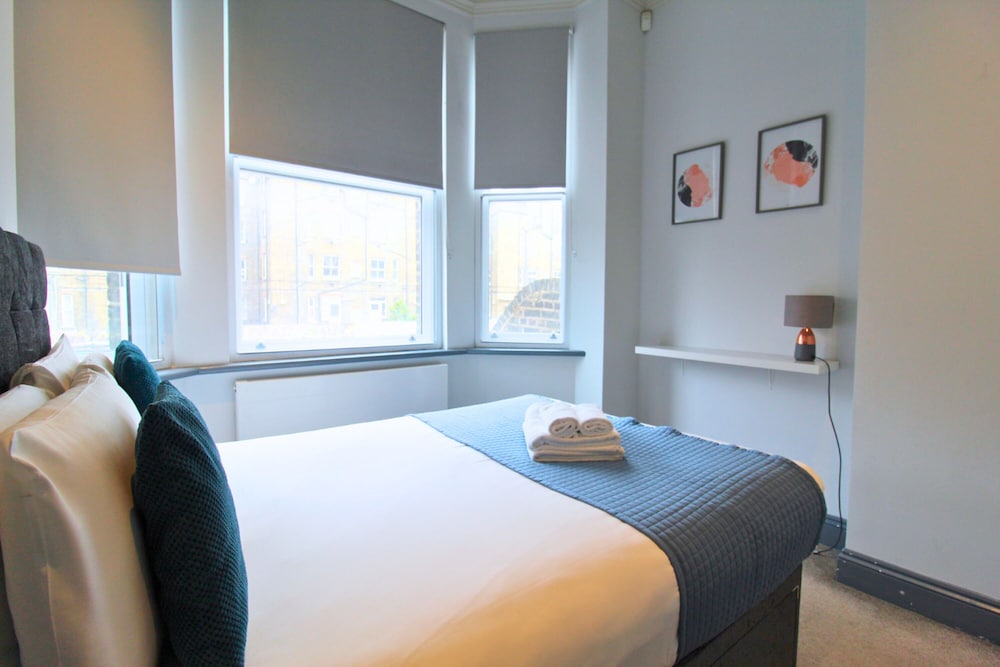 Barons Court Apartments by Viridian Apartments