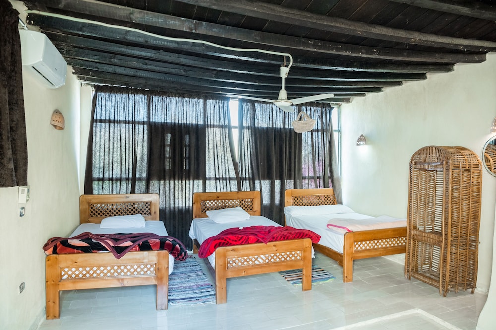 Zad Elmosafer Guest House