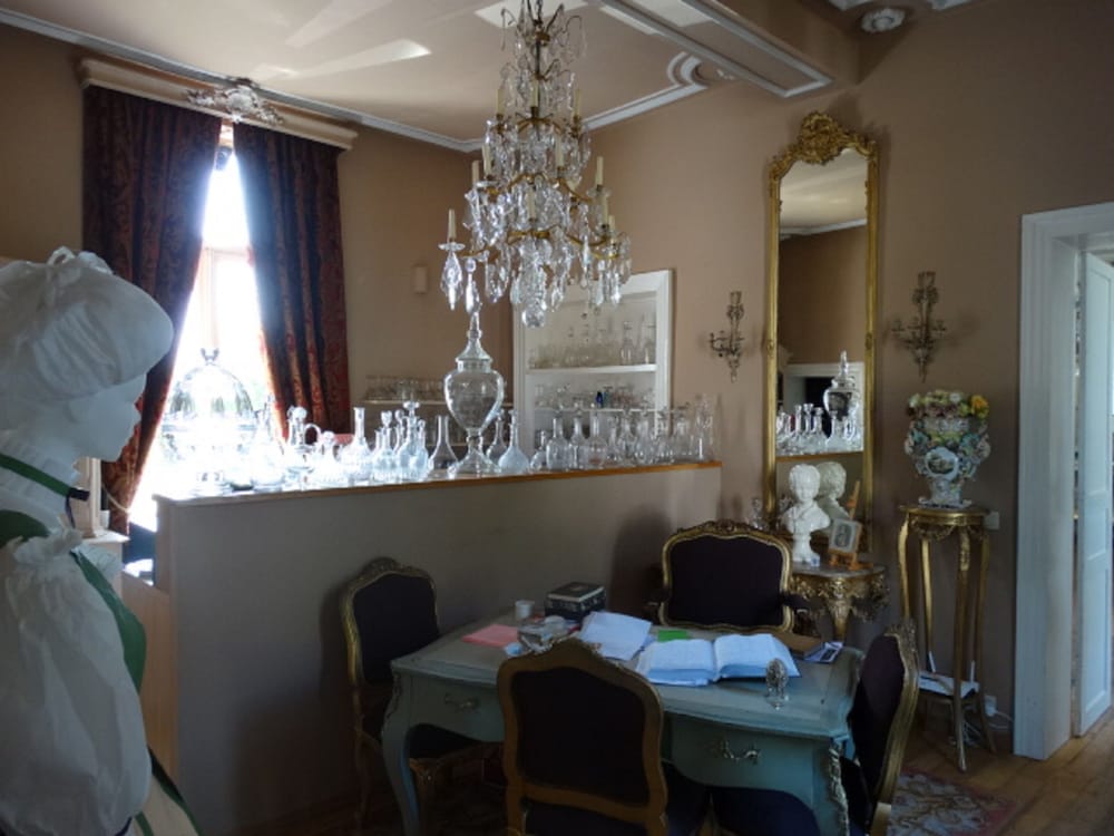 Le Domaine Du Château Blanc à 10 minutes de Pairi Daiza