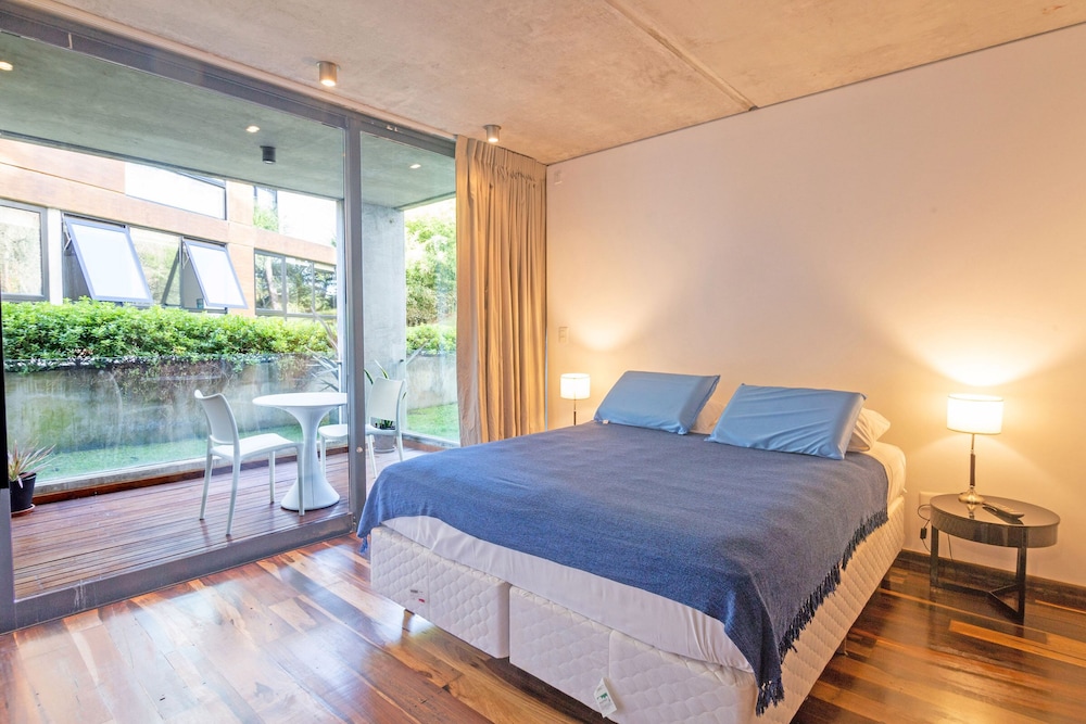 Oceana Suites Be House