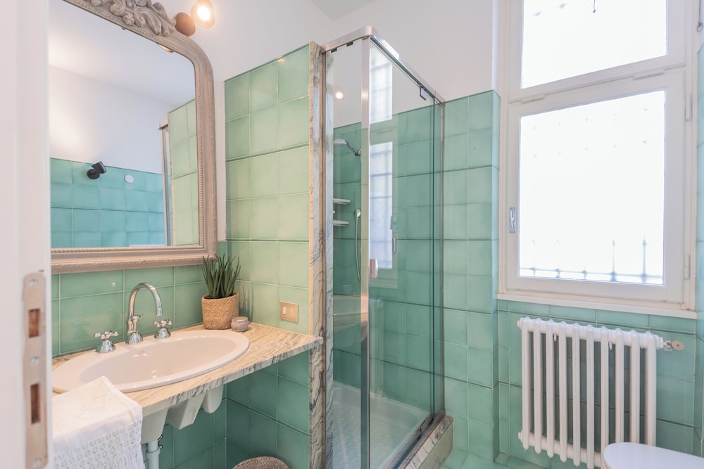 Villa Chiara Moltrasio With Private Garden by Rent all Como