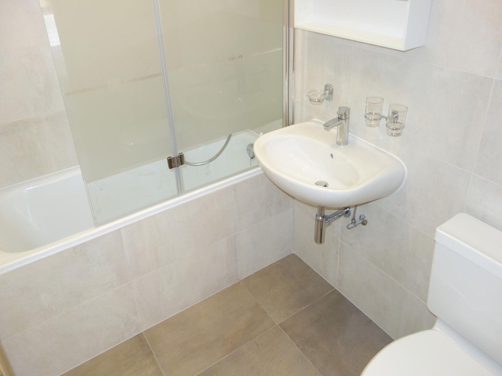 Apartment With Laundary Facilities