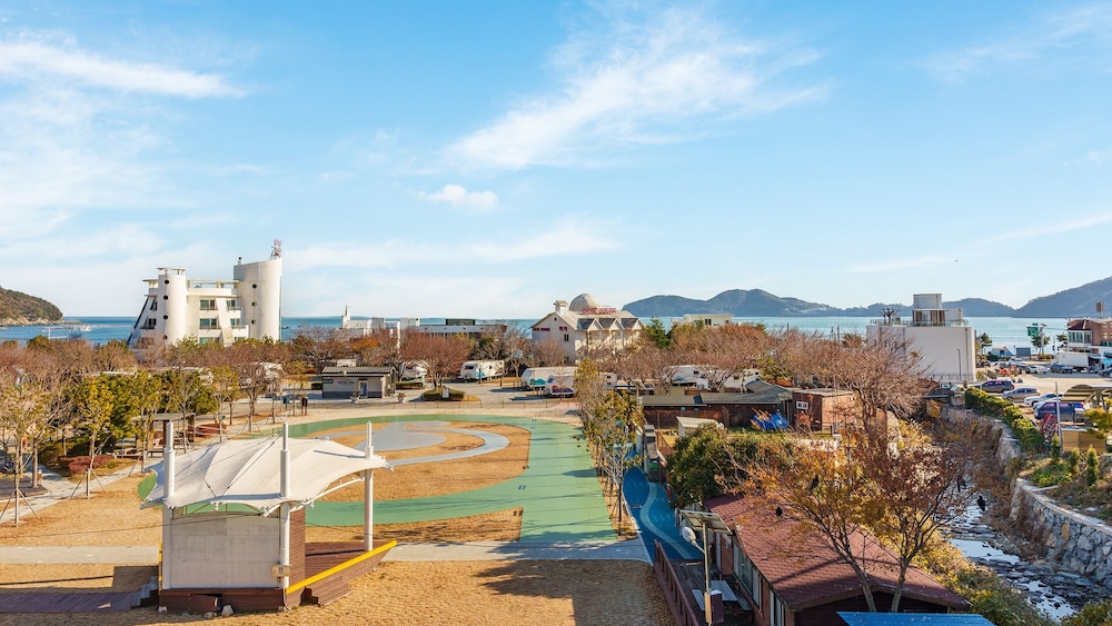 Geoje Peugeot Gomsol Petfriendly Pension