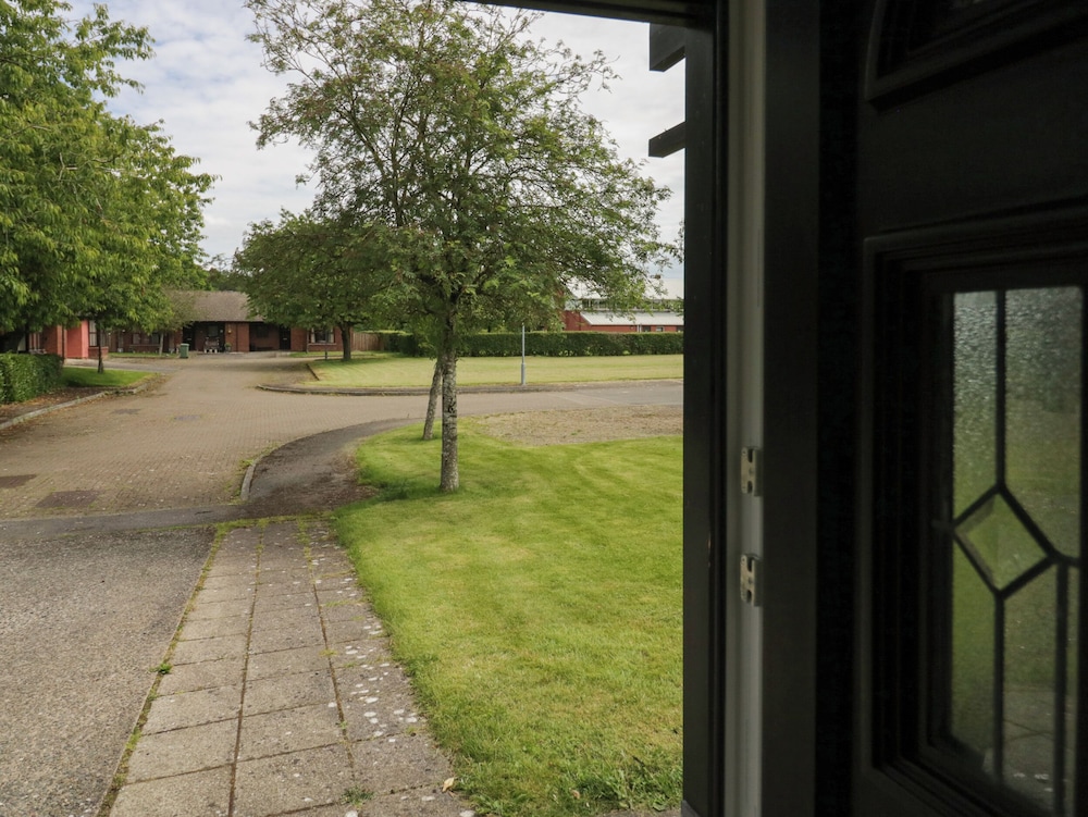 9 Eamont Park