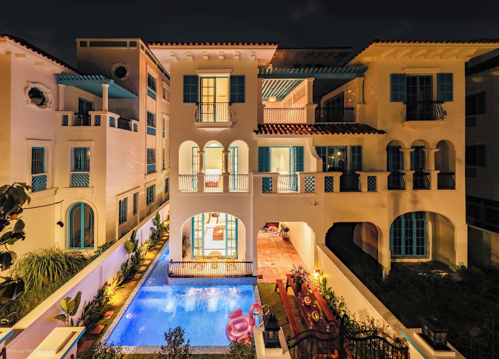 Phoenix Villas Sun Ha Long view 2