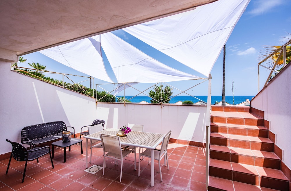 Villa Acqua Saracena by Wonderful Italy