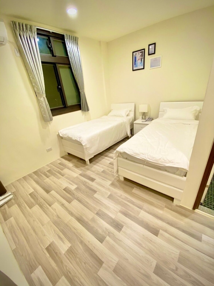 Flower's Home view 4