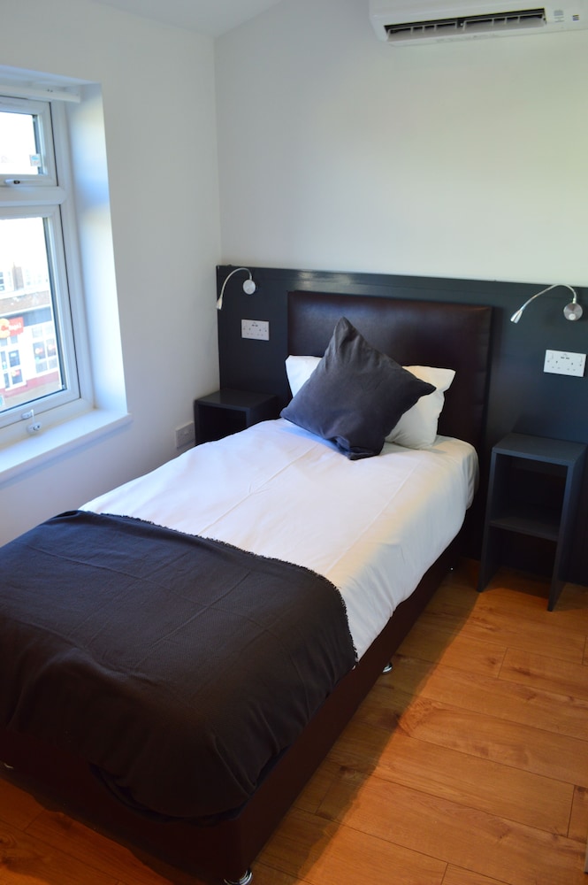 Leicester Vacations - The Bell Gate House - Property Image 32