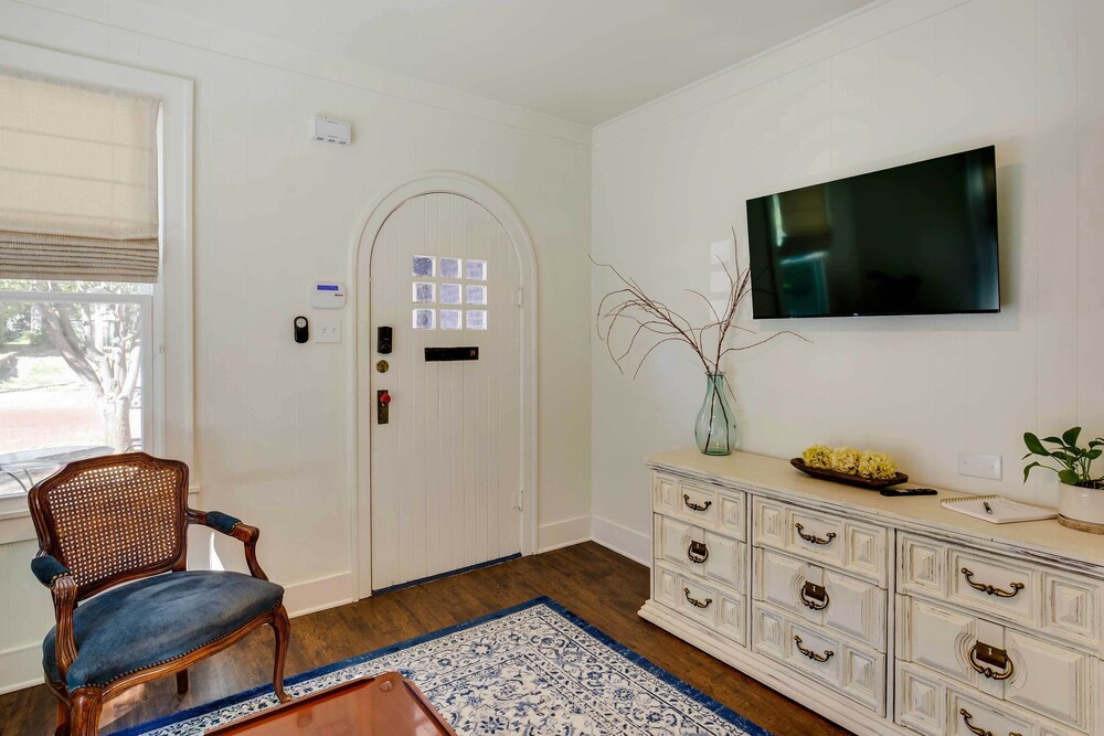 Walkable Tyler House w/ Deck: 1/2 Mi to Downtown! view 5