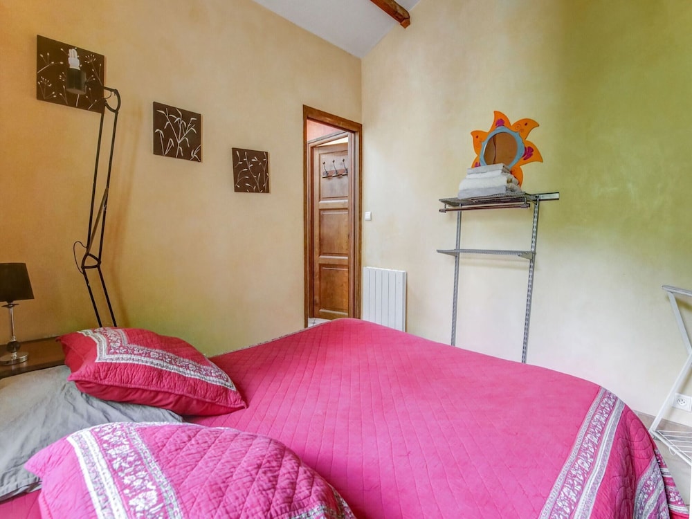 Pleasant Holiday Home in Raizeux With Garden view 4
