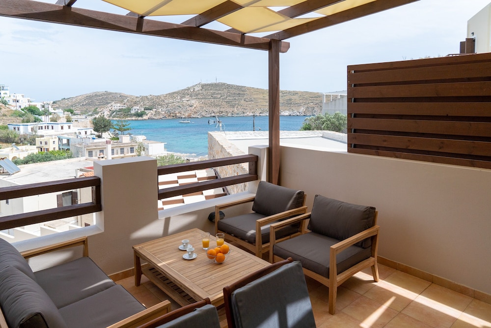 Syra Suites