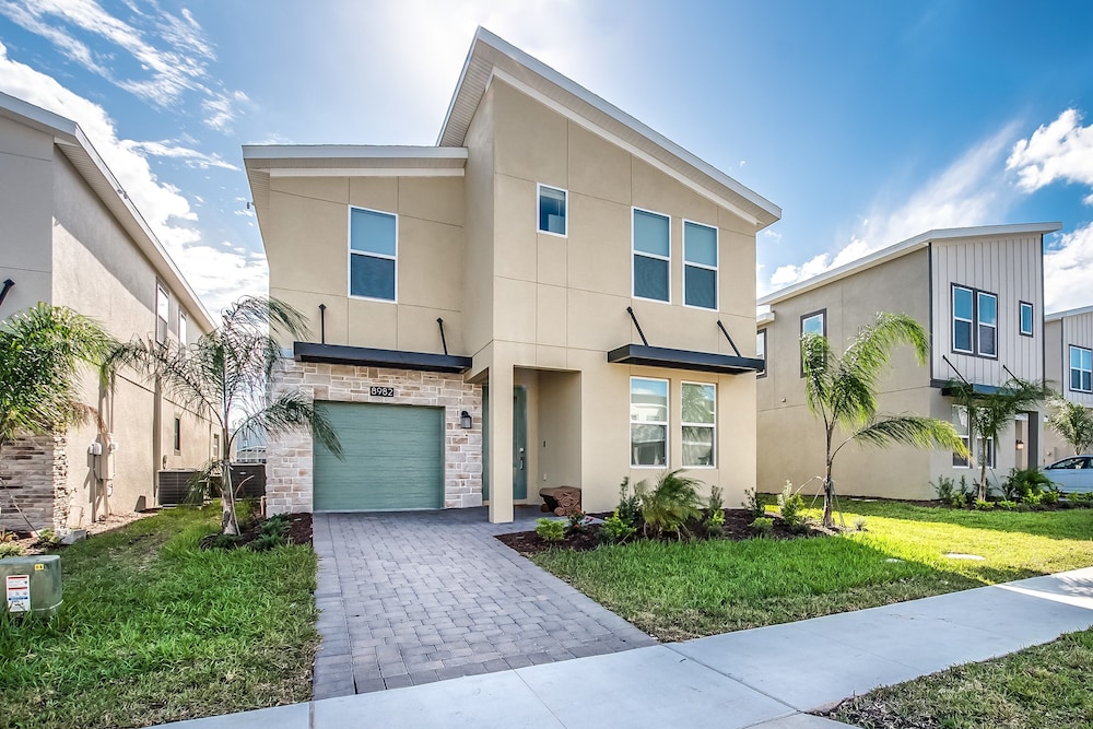 Champions Gate Resort 6 Bdrm Home