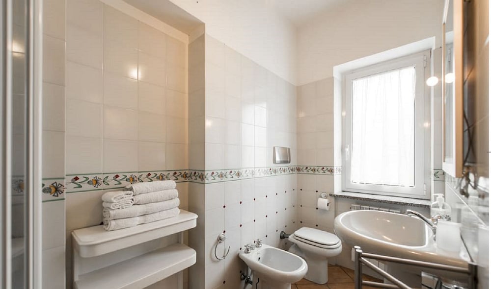 Fabiola Bed & Breakfast en Marino — bathroom