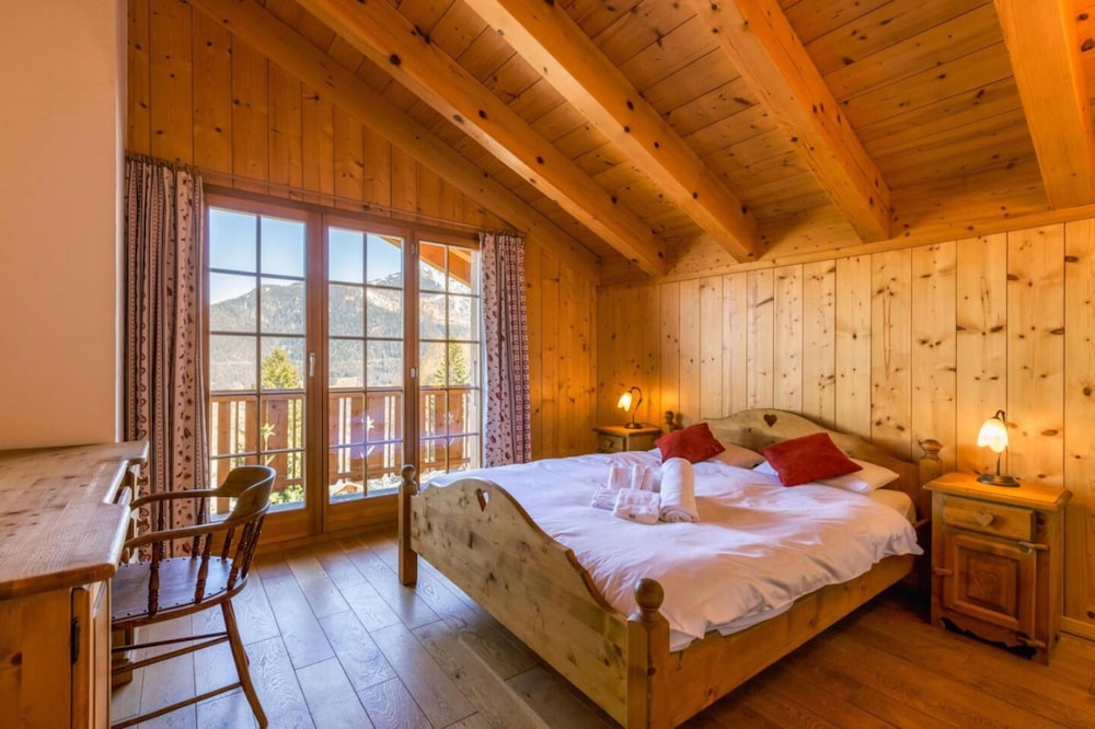 Luxury 10 pax Chalet With Incredible Views Garage