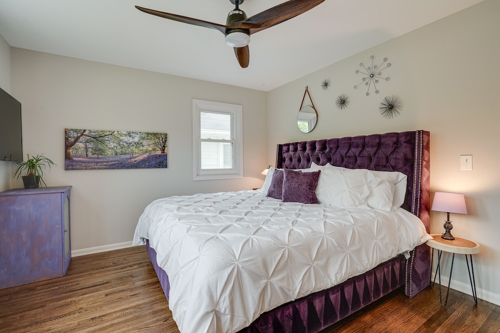 Pet-friendly Minneapolis Home ~ 8 Mi to Downtown!