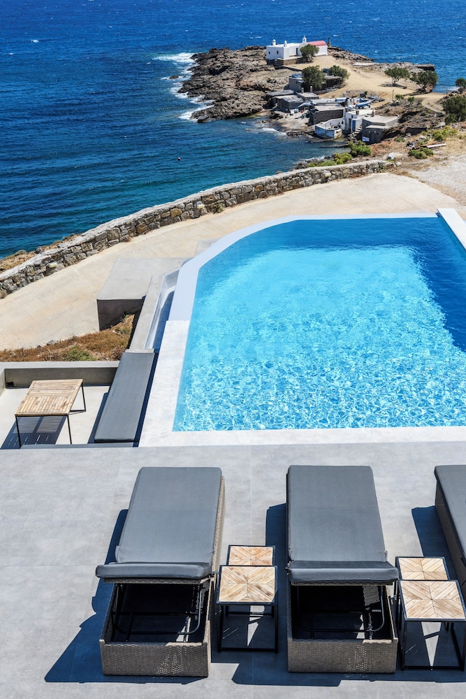 Mykonist Merchia Beach Villas & Suites