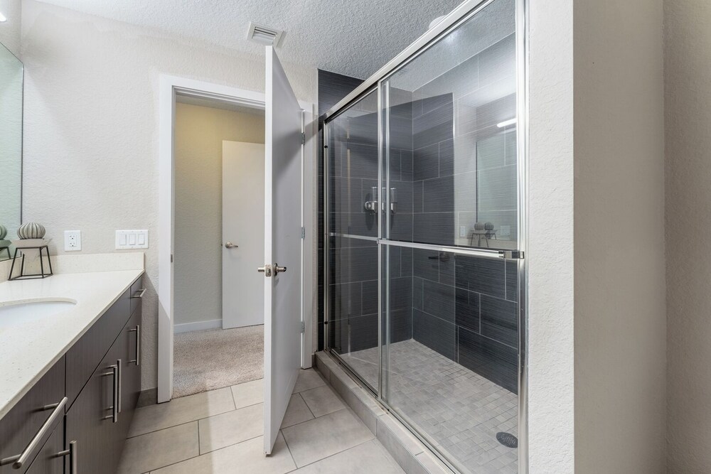 Daytona 3BR Getaway Pool, Gym, Pet Friendly