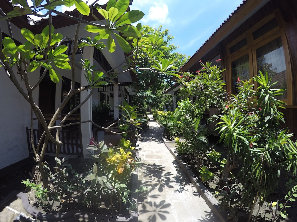 Gili Smile Bungalows