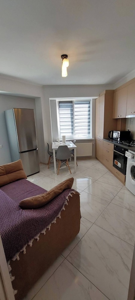 Charming Chișinău Apartment With Gas Heating & Hot Tub