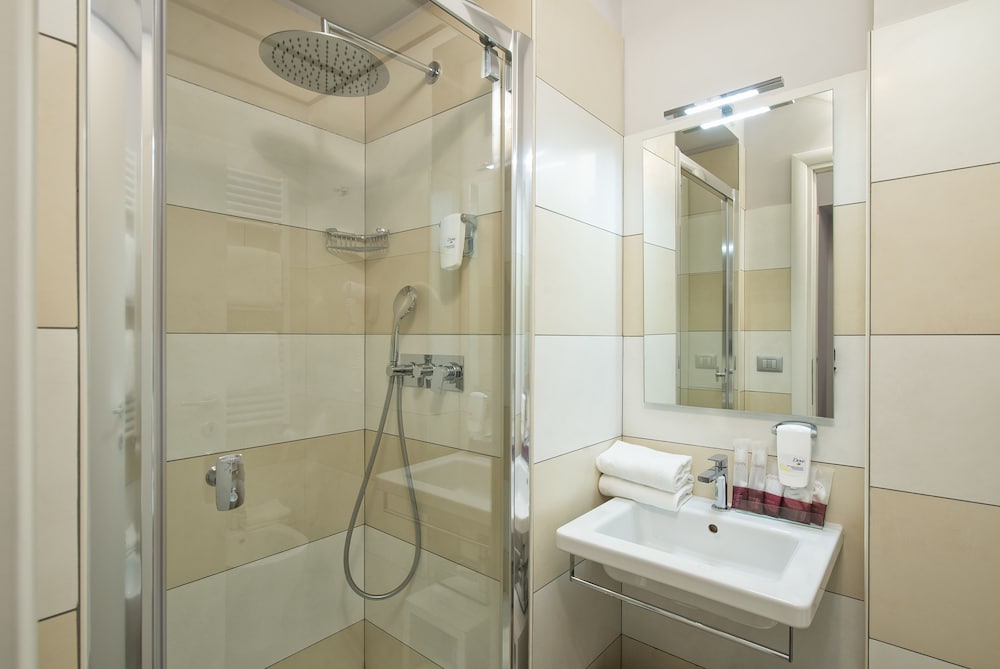 Arenula Suites