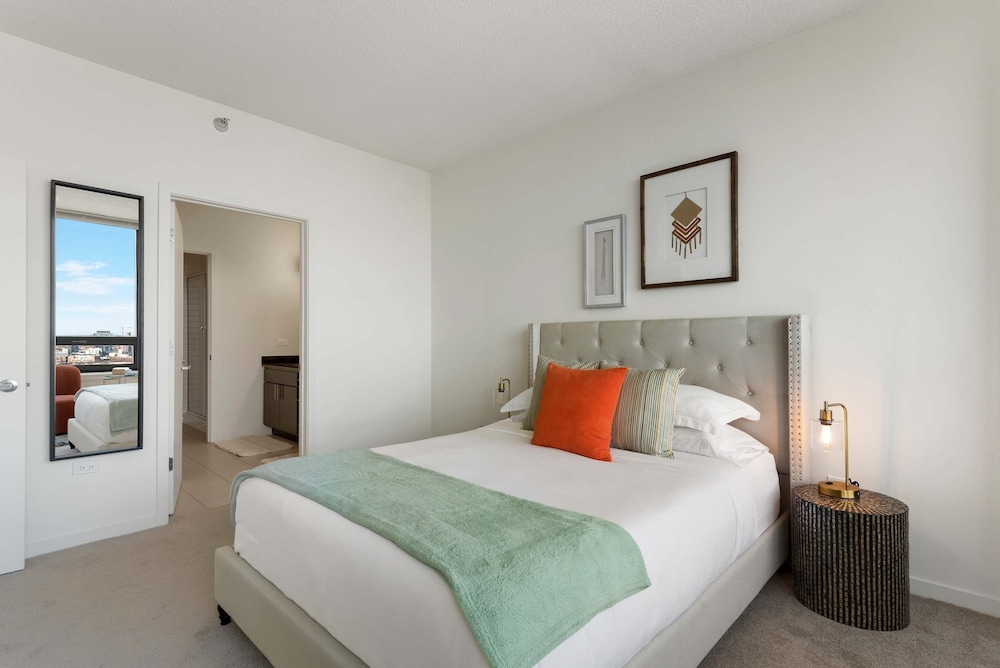 Fulton Group Stay 2 Apartments Skyline Views
