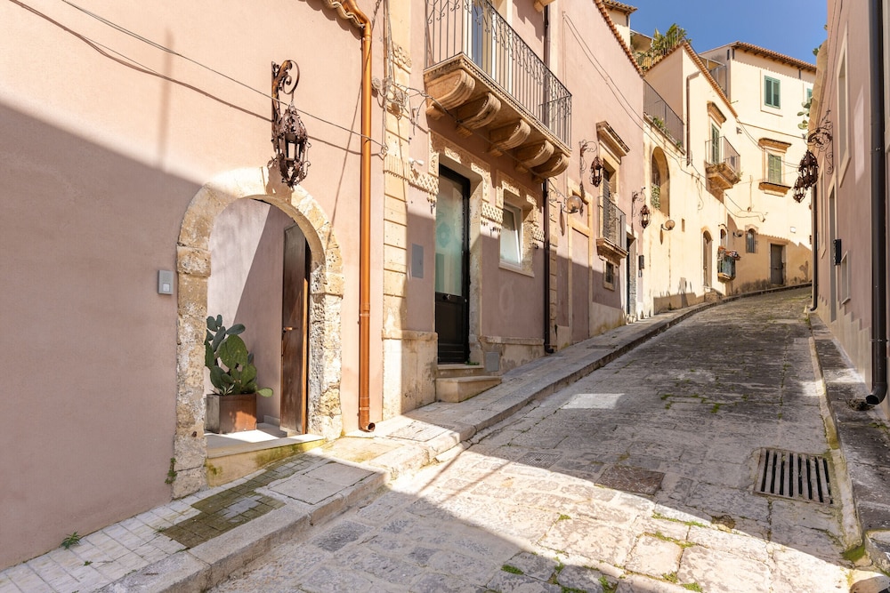 Charming Nest With Terrace by Wonderful Italy