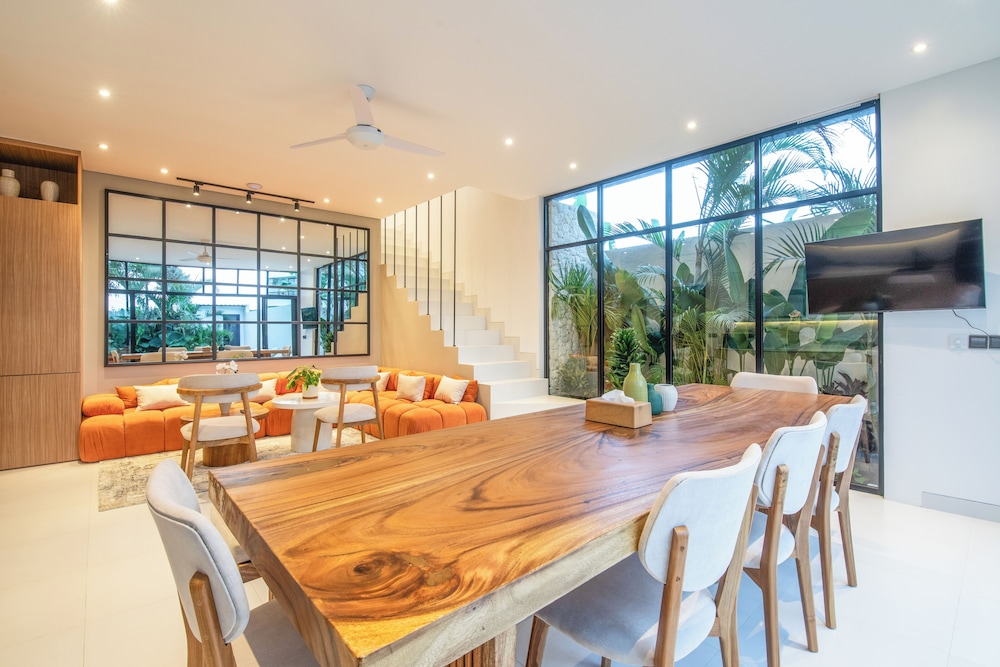 Luxurious 6 Br in Canggu 400m to Beach