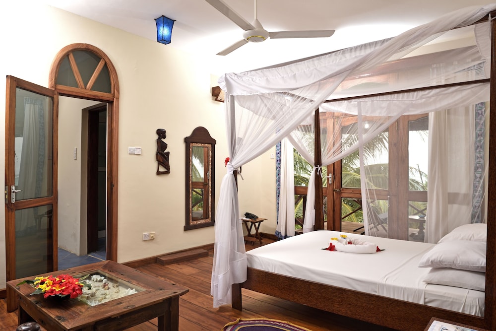 Mnarani Beach Cottages