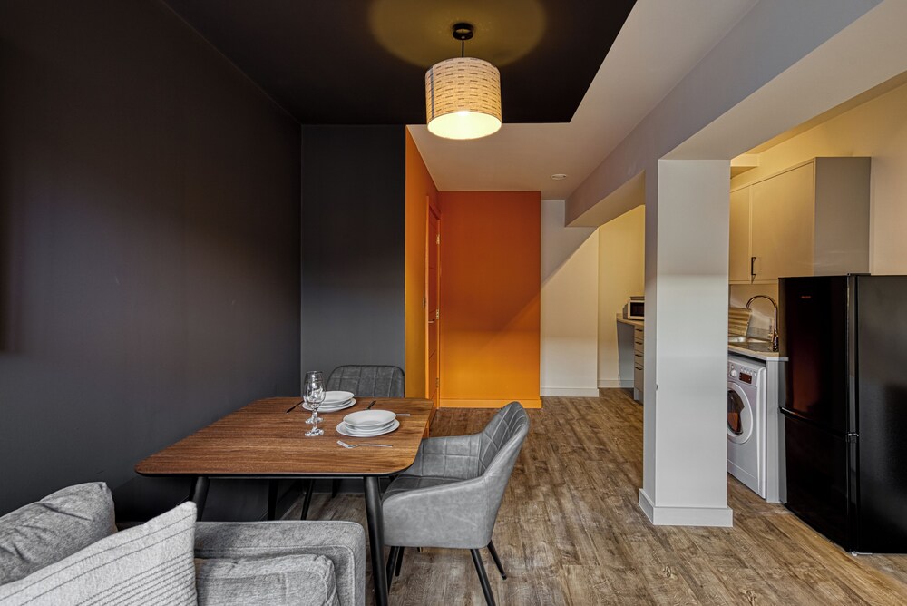 Renaissance House Apartments